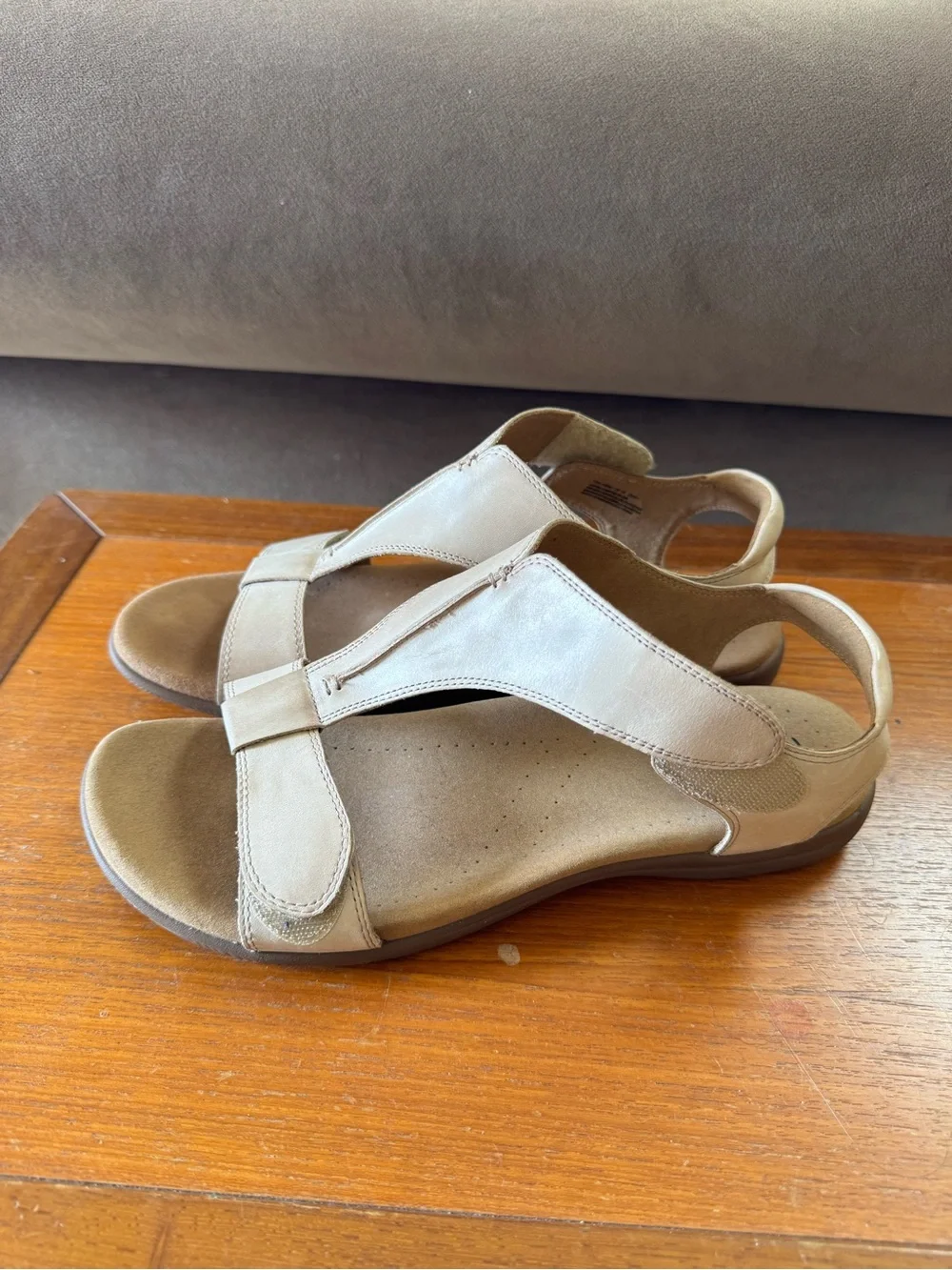 Like new, Taos The Show, size 10 in “stone.”  Worn once.  $155 new